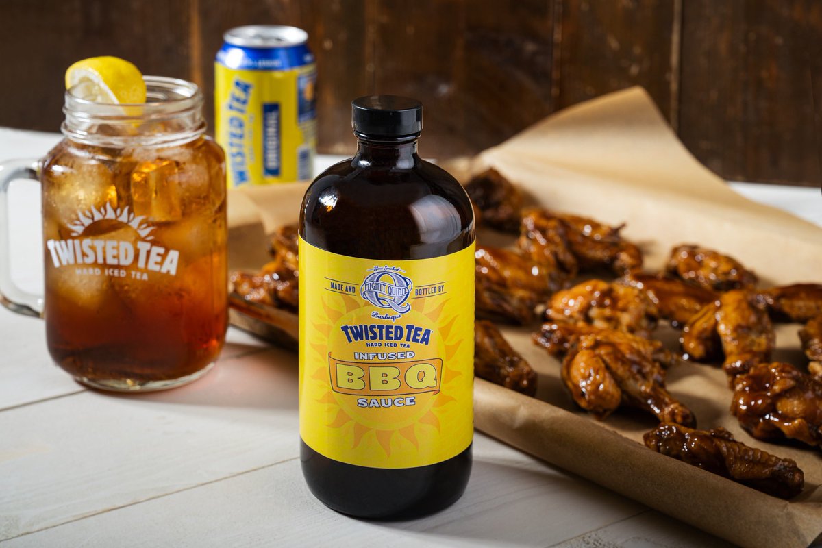 TwistedTea's tweet image. 🚨THIS IS NOT A DRILL 🚨want some gear to kick off your summer? Yeah you do. Follow, like, retweet and enter here: bit.ly/3vH0vSJ for a chance to win our Countdown to Summer sweeps, winner will be picked next week 👏