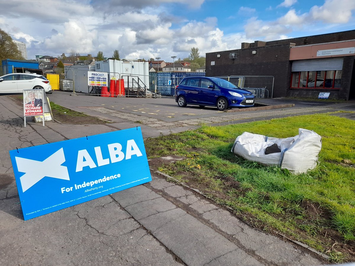 AlbapartyS's tweet photo. Rain's aff!
Get oot and vote!
#ListVoteALBA https://t.co/YPdCw1RviQ