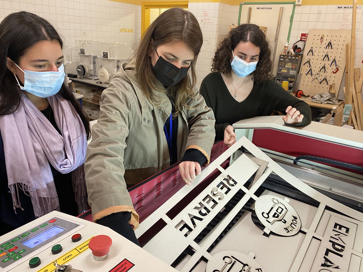 Fablab Héphaïstos - GH Paris Saclay - AP-HP (@fablabbicetre) on Twitter photo Atelier-Minute pour la réalisation d’un #pochoirs signalant des emplacements réservés aux Foodtrucks et véhicules de Police <a href="/Pare_Poincare/">Hôpitaux Ambroise-Paré et Raymond-Poincaré AP-HP</a> avec la Direction de la Communication et Direction des Achats de la Logistique et Qualité Hôtelière <a href="/Hopital_Bicetre/">Hôpital Bicêtre AP-HP</a> Atelier-Minute pour la réalisation d’un #pochoirs signalant des emplacements réservés aux Foodtrucks et véhicules de Police <a href="/Pare_Poincare/">Hôpitaux Ambroise-Paré et Raymond-Poincaré AP-HP</a> avec la Direction de la Communication et Direction des Achats de la Logistique et Qualité Hôtelière <a href="/Hopital_Bicetre/">Hôpital Bicêtre AP-HP</a>