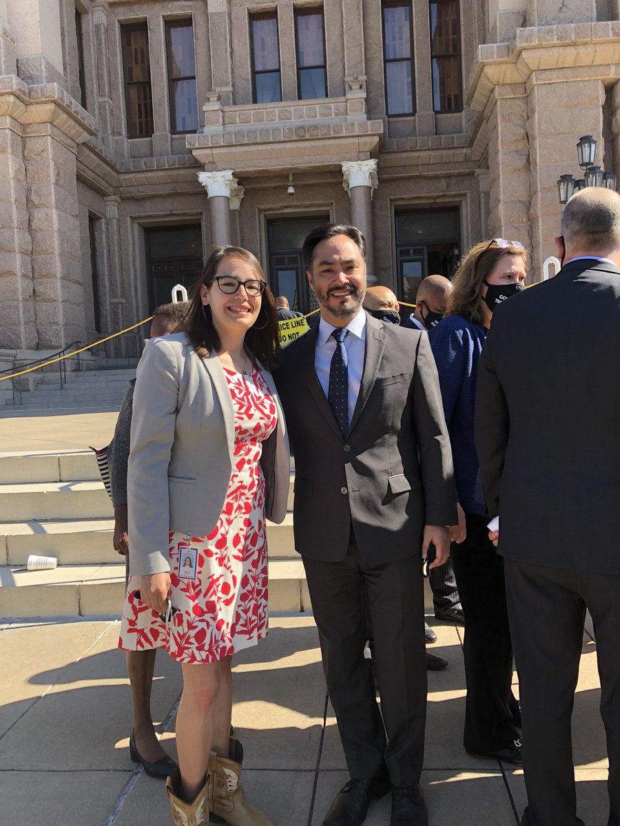 LyssetteG_'s tweet photo. It was an honor to meet you! One day, I will be appointed Secretary of Education. I’ll see you again then in DC Congressman @Castro4Congress, thank you for speaking up against voter suppression in our state #UHGradStudent #GCSW #ALIP #MALC #MALLF #LatinxInPolitics https://t.co/VY7TOrZhDp