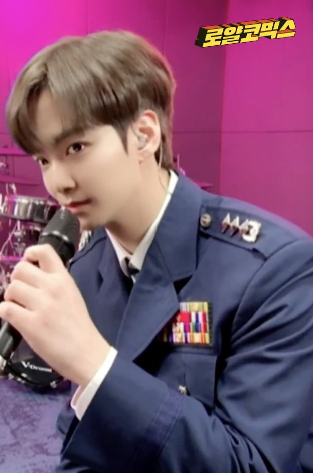 [TRANSLATION] 210506 JR's audio show "Royal Comics" Live translation thread #뉴이스트    #NUEST    #JR  @NUESTNEWS (The filter is a part of Mad Monster's thing so JR did it for the opening)  https://twitter.com/NUESTNEWS/status/1390273136130596867