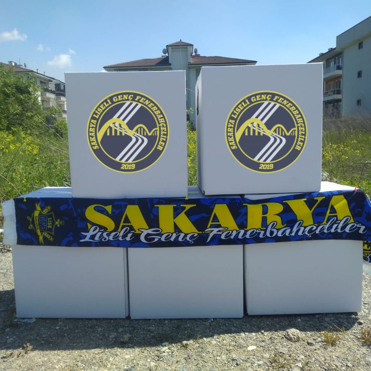 Sakarya Lise GFB olarak “RAMAZAN PAYLAŞTIKÇA GÜZEL” Sloganı adı altında ihtiyaç sahibi ailelerimize erzak yardımında bulunduk. #lisegfb