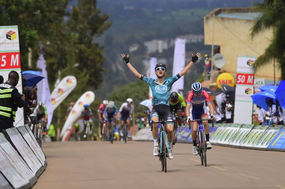 Alan Boileau🇫🇷 ganó una nueva etapa del <a href="/tour_du_Rwanda/">𝗧𝗼𝘂𝗿 𝗱𝘂 𝗥𝘄𝗮𝗻𝗱𝗮 🇷🇼</a>🇷🇼, tercera victoria. Brayan Sánchez🇨🇴 del <a href="/team_medellin/">Team Medellín EPM</a>🇨🇴 perdió el liderato. Ahora Metkel Eyob🇪🇷 del <a href="/TSG_cyclingteam/">Terengganu Cycling Team</a>🇲🇾 comanda la carrera. El mejor colombiano es Jhonatan Restrepo🇨🇴 4º a 4’ segundos. #CiclismoEntreGrandes