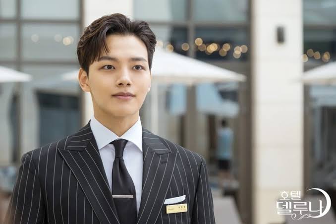 SEVENTEEN TOP SOCIAL ARTISTHong Joshua/Jisoo as Goo Chanseong of Hotel del LunaBesides the fact that they both lived in America, I always imagine our gentleman Josh as a hotelier, w/ a wide smile and warm presence. #SEVENTEEN  #SEVENTEEN_BBMAs  #BBMAs    @pledis_17