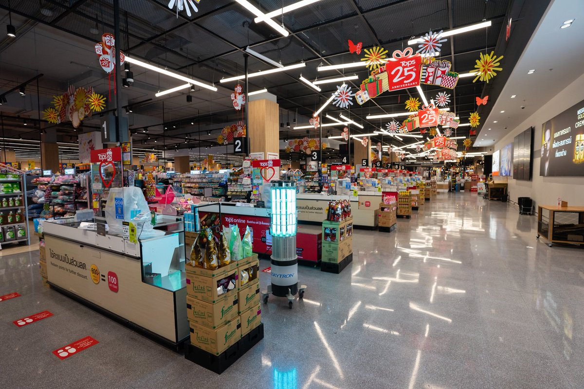 topsthailand's tweet image. ภารกิจสำเร็จ! ยกระดับความสะอาด มั่นใจไปอีกขั้น ด้วย #UVCDisinfectionRobot  ที่เข้าทำความสะอาด #TopsThailand #CentralFoodHall #LOOKS #Healthiful สาขาต่างๆ เพิ่มความมั่นใจสูงสุดให้แก่ลูกค้าในการใช้บริการ