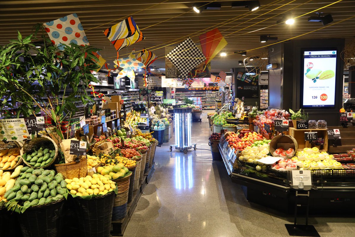 topsthailand's tweet image. ภารกิจสำเร็จ! ยกระดับความสะอาด มั่นใจไปอีกขั้น ด้วย #UVCDisinfectionRobot  ที่เข้าทำความสะอาด #TopsThailand #CentralFoodHall #LOOKS #Healthiful สาขาต่างๆ เพิ่มความมั่นใจสูงสุดให้แก่ลูกค้าในการใช้บริการ