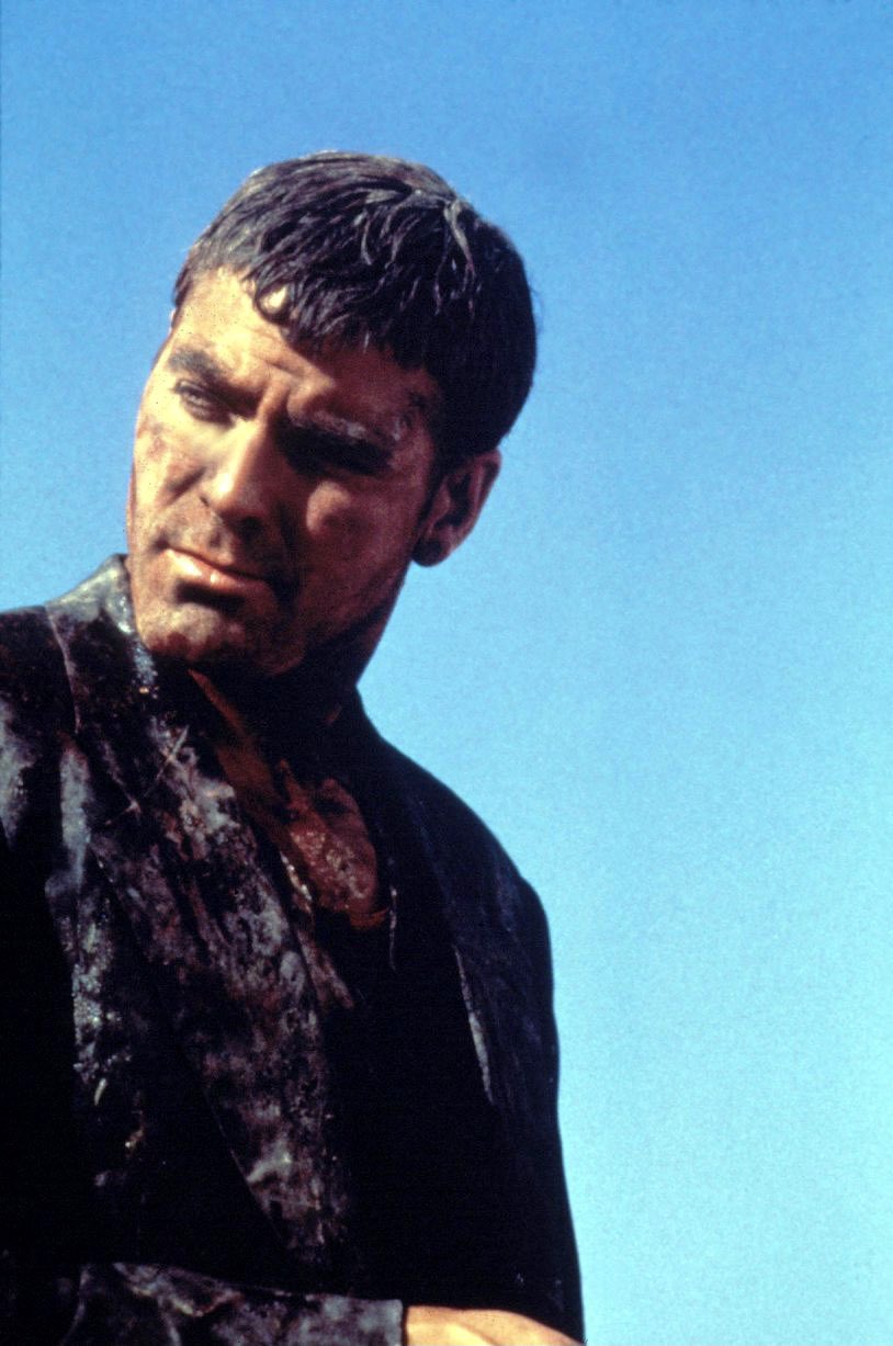 Happy birthday to the older and more sane Gecko brother, George Clooney 