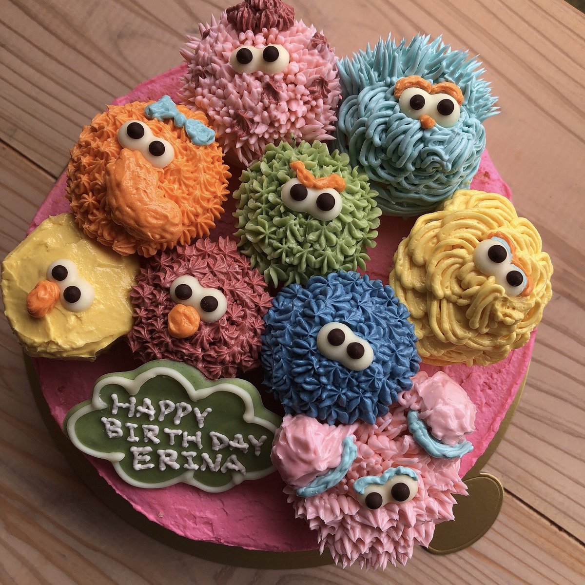 TUD0620yn's tweet photo. Monster sesame street whole

#ホールケーキ
#オーダーケーキ
#セサミストリート https://t.co/vspTTYcDRI