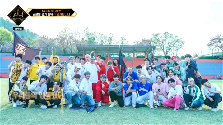 Staybobamin's tweet photo. I hope this will end all fanwars.... Look how precious they're :(( https://t.co/RiTsD9dIdg