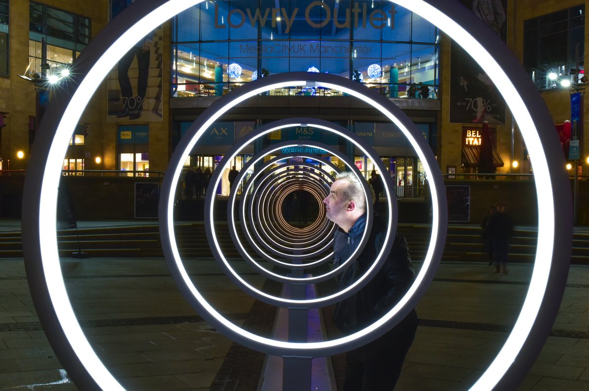 QuaysCulture's tweet photo. #TBT During #Lightwaves2018 we presented Spectrum by @thehubstudio A new co-commission with @QDS_MTL  Montréal Partnership.

Spectrum is an interactive installation that is activated by audience voices to illuminate the chain of circular lights. https://t.co/p4T0iLLNf4
