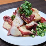 切って混ぜて乗せるだけ!おうちで居酒屋気分を楽しみたいときにおすすめのレシピ!