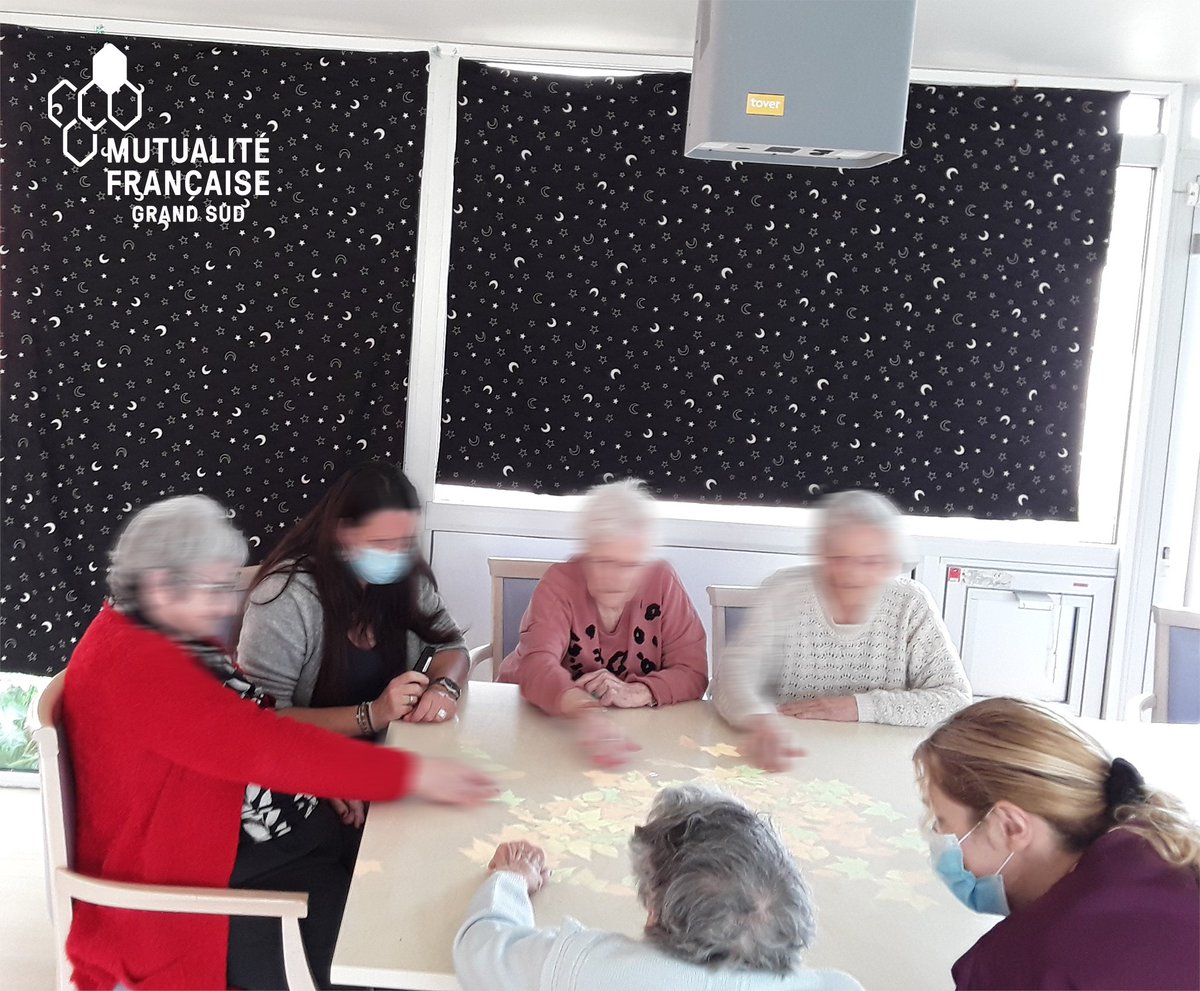 [#InnovationSanté] 💡Connaissez-vous la table magique ou #Tovertafel ? 🧐Ce jeu interactif est une #innovation de #soin ludique qui encourage les adultes atteints de déficience intellectuelle à participer à des activités physiques et à interagir socialement