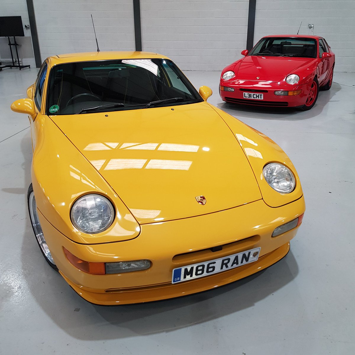 DanFurr's tweet photo. ...and then there were two 🏁
#porsche #porsche968 #968sport #transaxle #porscheworld #classicporsche #speedyellow #guardsred #variocam #porsche968sport #falkenspotting https://t.co/O3x81HloDc
