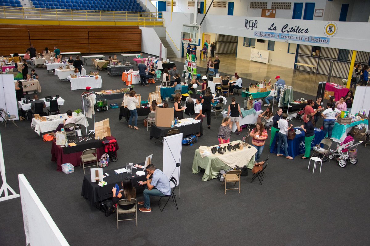 Si puedes soñarlo puedes hacerlo.
Recuerdo como hoy 2017 desde el Complejo de la PUCPR reciento de Ponce, complejo completamente lleno, recursos extraordinarios, empresarias y mujeres buscando conocimientos para fortalecer su emprendimiento o idea de negocio, el Mercado Naranja.