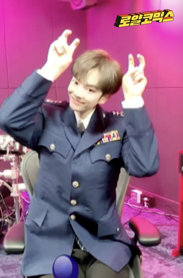 They each had to do a task to complete their mission, and at the end, JR did an "aegyo 3-set" to show them how it's done  #뉴이스트    #NUEST    #JR  @NUESTNEWS