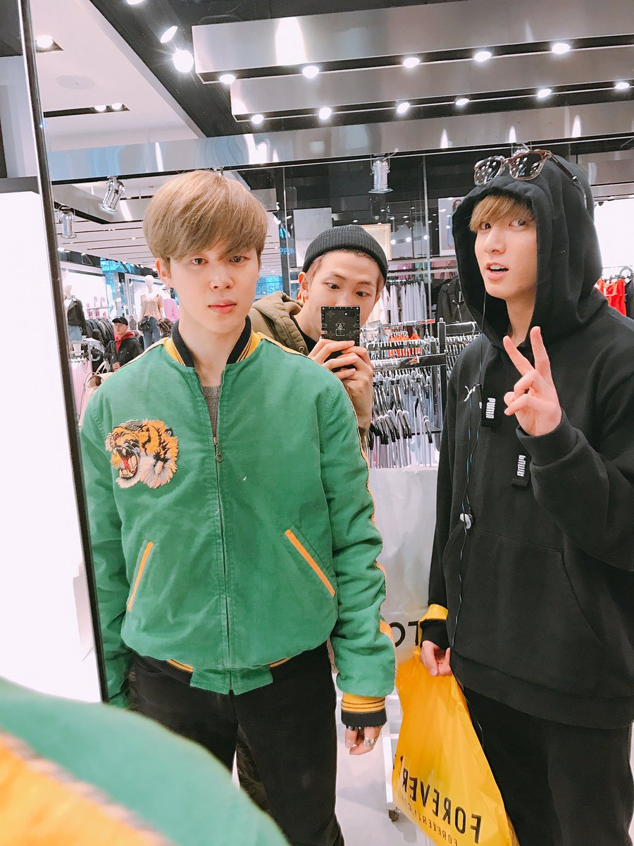 Let’s go on a roadtrip for some sightseeing and finish off the day with shopping  #BestFanArmy  #BTSARMY    #iHeartAwards  @BTS_twt