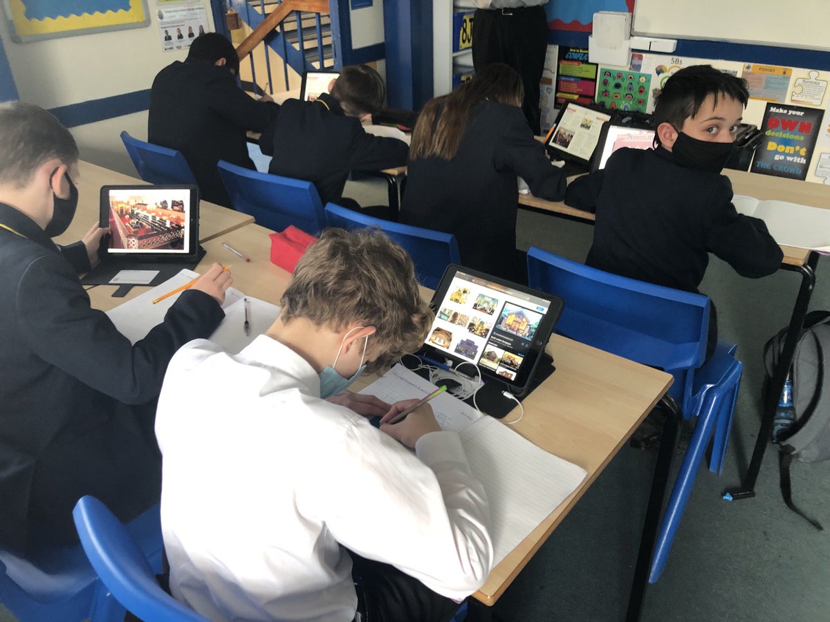 RBAcad's tweet image. Year 7s developing their ⁦@re_rba⁩ knowledge on Judaism using ⁦@Apple⁩ iPad #AppleSchool #technologyforlearning