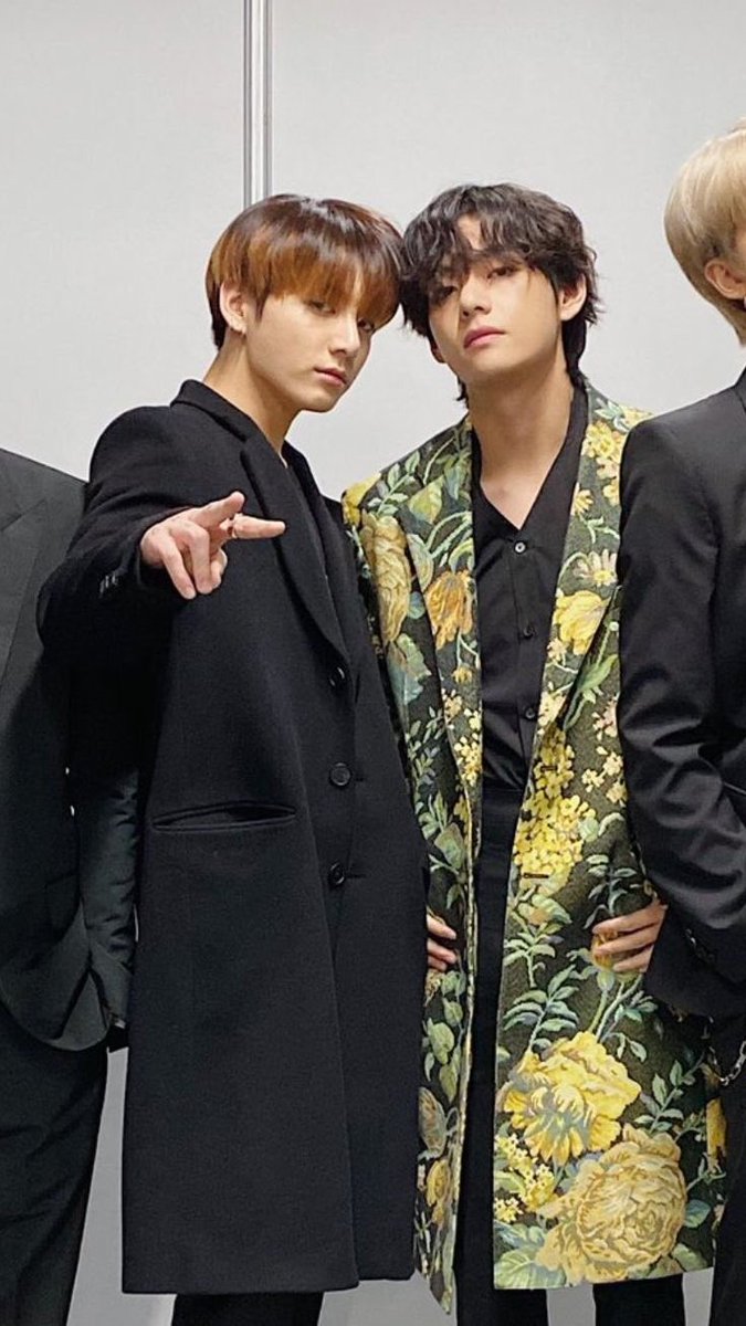 taekook pictures without crop; a necessary thread