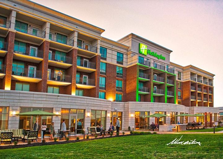 Today is Tourism Appreciation Day! We want to thank one of the countless places that helps welcome so many tourists to our area: Holiday Inn Paducah Riverfront! They are located at 600 North 4th Street. FMI or bookings, call 270-366-7614!