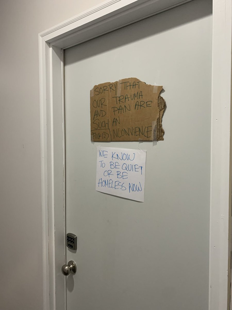She was so adamant to be mad at everyone around for calling the police instead of her bf for beating her ass so she put this on they door!