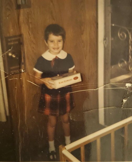 MolinaHSLibrary's tweet image. I&apos;m a  bit older than 80&apos;s babies, but here is my 1st Day of First Grade picture.  Favorite place was the library!  Still is! @Molina_Jags @DISD_Libraries @ShannonTrejo @dallasisdvpa @richellelearns @DallasReads @LEAD_DallasISD  @dallaslibrary @benforDISD @SHussainDISD