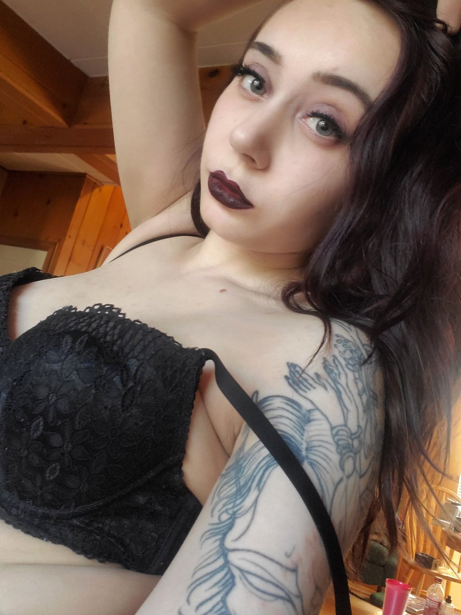 OnlyFansGals's tweet photo. Ready to have your world rocked?! 👀

@serahrylee is killing it right now 😏

This gorgeous girl is making 🔥 content for you right here:
https://t.co/niVYd3IECE

Her page is currently 15% off so make sure you sign up today!! 😍

Just look at that body 🤤😫

#GamerGirl #OnlyFans https://t.co/ynC2CxOlAd