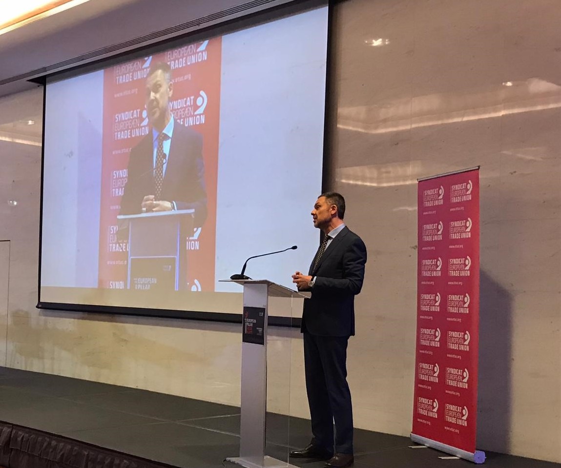 EUROPEAN TRADE UNIONS (@etuc_ces) on Twitter photo ETUC's <a href="/VisentiniLuca/">Luca Visentini</a> , 🇵🇹PM <a href="/antoniocostapm/">António Costa</a> & 🇪🇺<a href="/NicolasSchmitEU/">Nicolas SCHMIT</a> make impassioned calls to implement EU Social Rights inc fair wages, skills training, gender equality & social protection
At Trade Union Summit today ahead of #EUSocialSummit21 tomorrow - #TimeToDeliver ETUC's <a href="/VisentiniLuca/">Luca Visentini</a> , 🇵🇹PM <a href="/antoniocostapm/">António Costa</a> & 🇪🇺<a href="/NicolasSchmitEU/">Nicolas SCHMIT</a> make impassioned calls to implement EU Social Rights inc fair wages, skills training, gender equality & social protection
At Trade Union Summit today ahead of #EUSocialSummit21 tomorrow - #TimeToDeliver