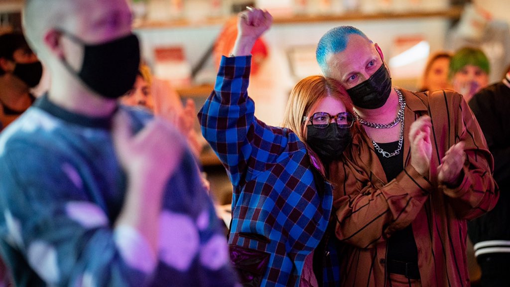 paramoremusicom's tweet image. NEW PHOTOS of Hayley during the 5-year anniversary celebration for #GoodDyeYoung at Diskin Cider in Nashville, TN from April 29, 2021. via Andrew Nelles, The Tennessean