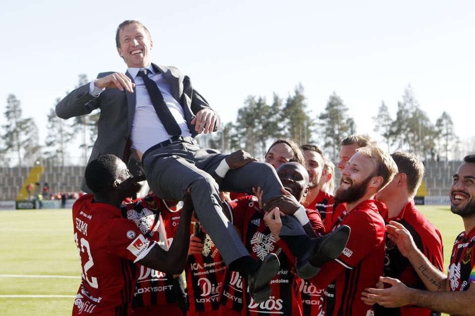 Ready for the next stage in his career, in December 2010, Potter signed a three-year contract as coach of Östersund, who were then playing in the fourth tier of Swedish football.Due to his pleasing style of play, Östersund won successive promotions in Potter’s first two years.