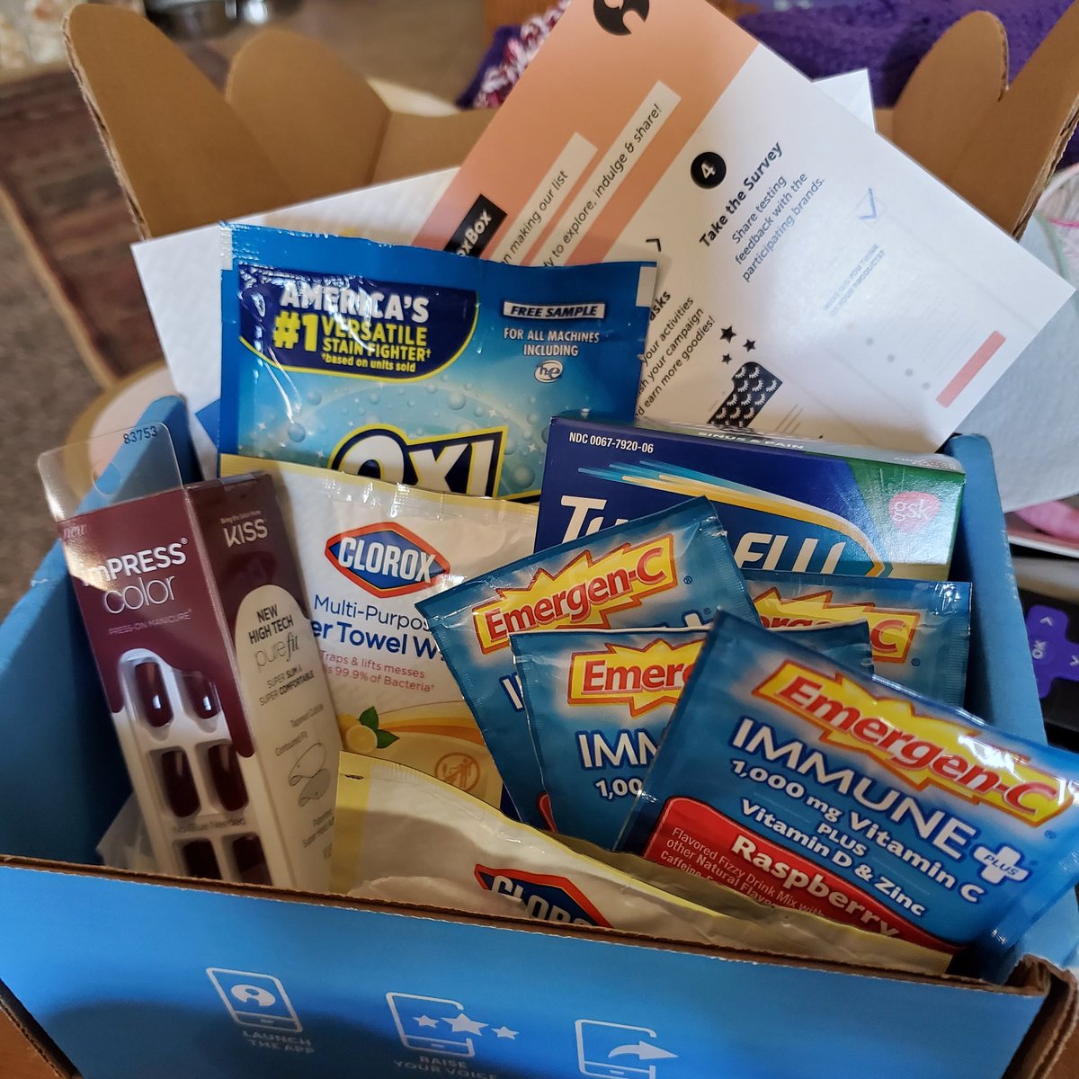 Moonfairyvmf's tweet image. Love getting this for free to try and review #springvoxbox, 
@Influenster @clorox @emergenc @therafluus @impressmanicure @oxicleanofficial #StepIntoSpring #CloroxPaperTowelWipes #emergeyourbest #TherafluPowerDown #imPRESSColor #MyOxiCleanVSR #complimentary
