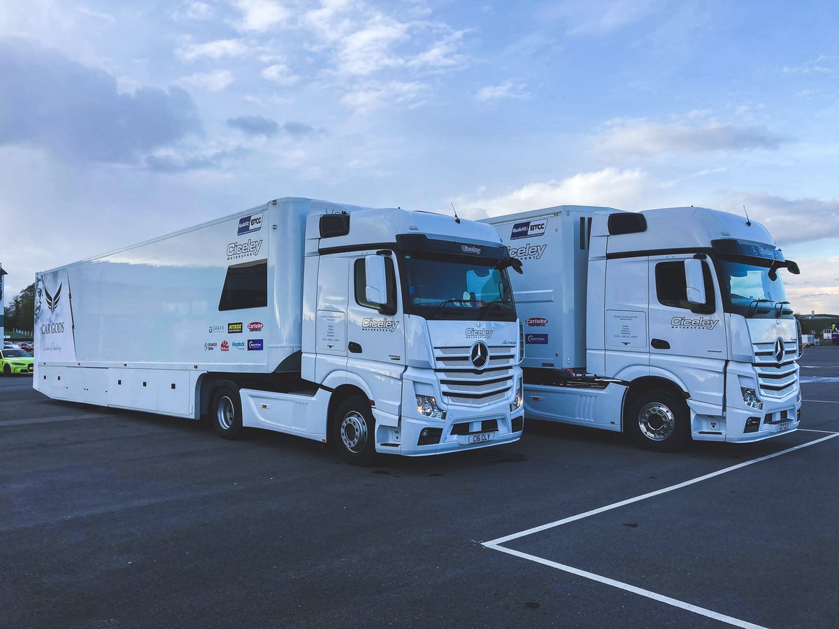 CiceleyMSport's tweet image. 🚚🖤 We know you guys love our race trucks... so here you are! 

Looking good, right? #ReadyFor2021 😍👌

#CiceleyMotorsport #BTCC @BTCC #CarGods #NewSeason #RaceTrucks #2021RacingSeason #AdamMorgan #TomChilton
