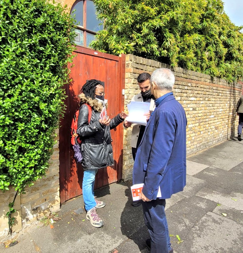 Strong support here in Hackney on the  #LabourDoorstep safely speaking to loca residents about our plans to build a better, brighter, more equal city.If you love London - vote for it. Every vote makes a difference!  #VoteLabour  #TeamKhan 