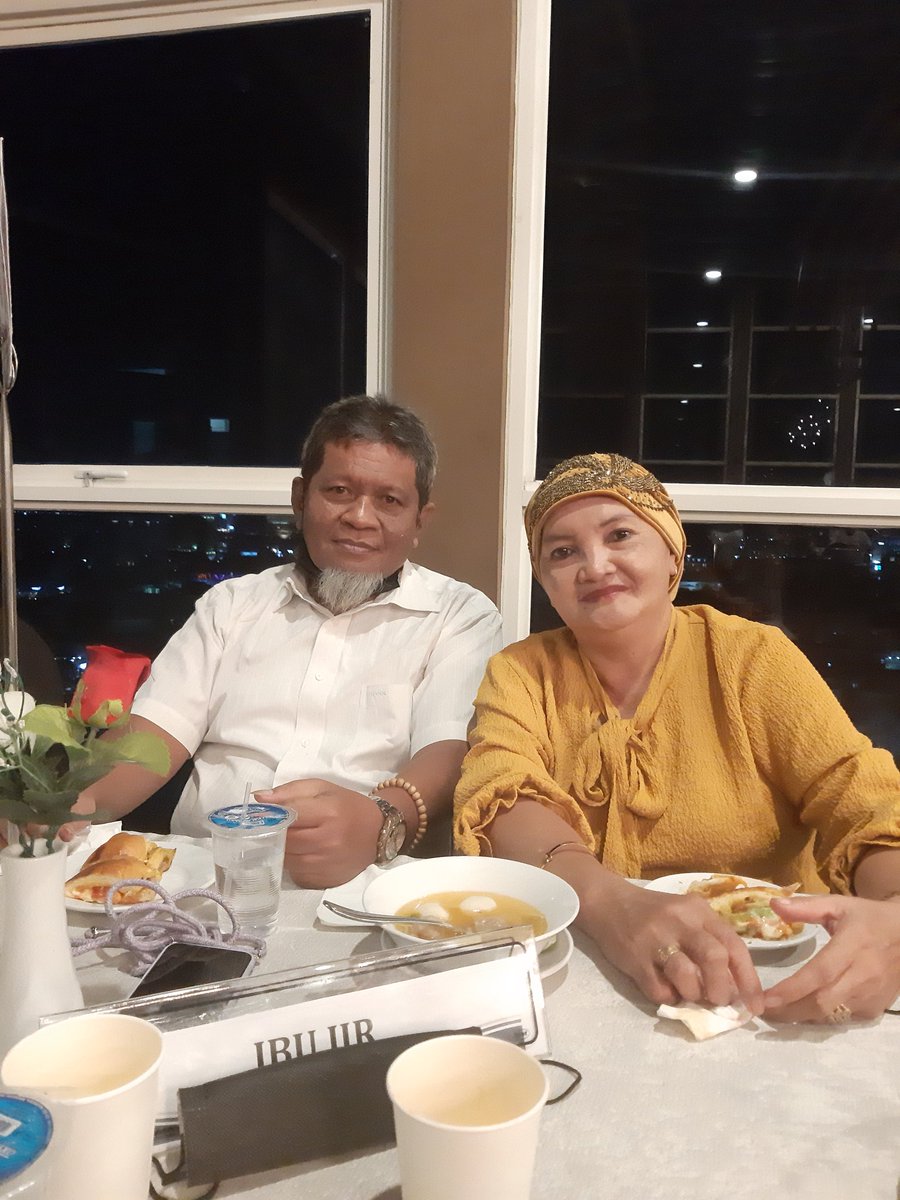 Masalah/Kesedihan itu mengecil jika dirahasiakan, dan membesar jika dikeluhkan.  

#RezimProCinaTakutHRS 
#RezimProCinaTakutHRS