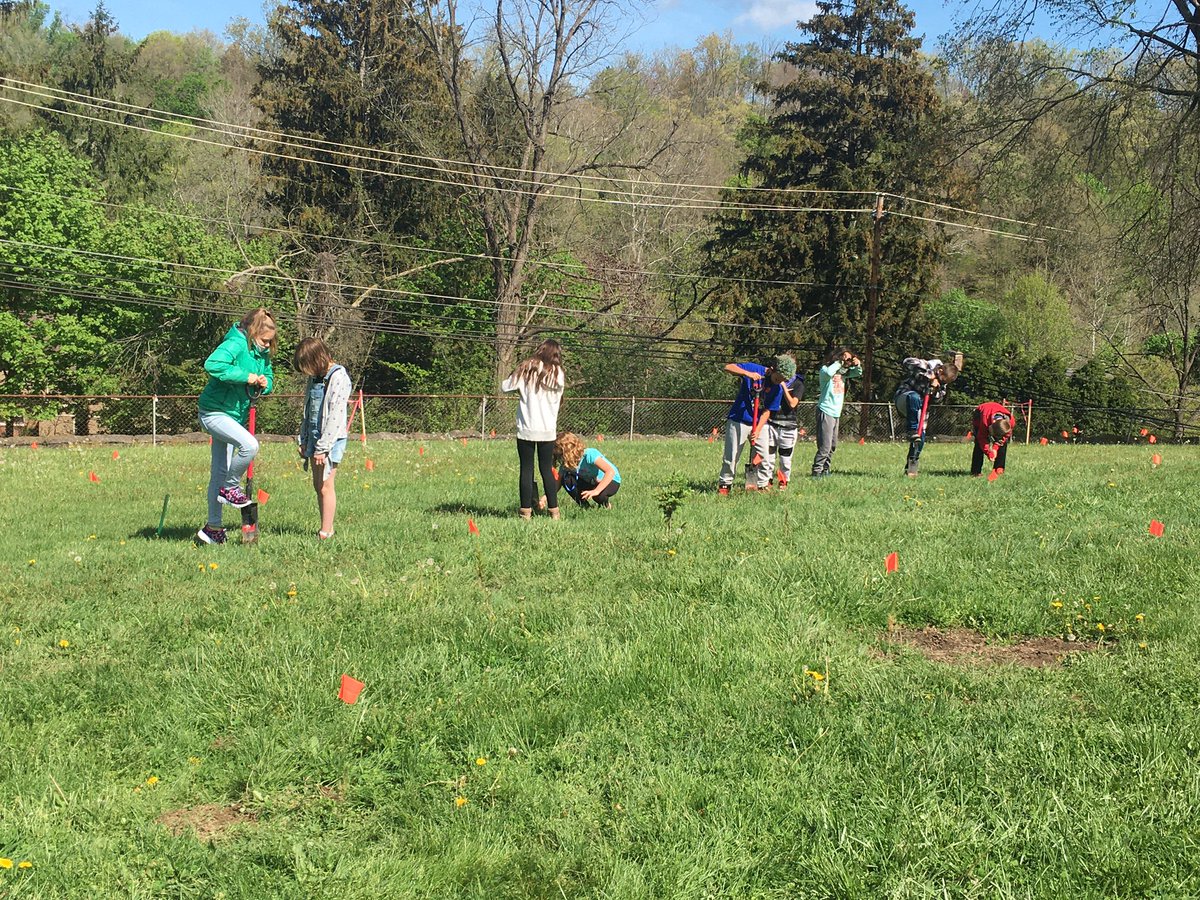 Meg_Rosenberger's tweet photo. Perfect day to plant trees! ๐ฒ @SethRosenberge1 @Perry_Hartman #ec_proud #ec_perry https://t.co/Vumdu8H56V
