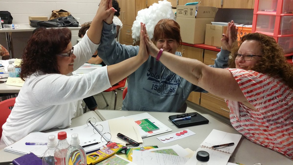 lisachambers's tweet image. S/O to all of our #E4Tech and #CutOut4CS teachers who are working to bring high-quality #CS experiences to our early learners! #TEACHERAppreciationWeek2021 #CSforAll @E4Tech_Teacher @techcorps_org @Connect2TLC