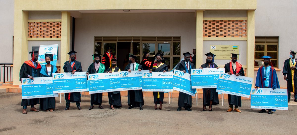 RwandaPolytec's tweet photo. The best performers, best female and best Innovation project were awarded during the graduation ceremony . #RP4thGraduation https://t.co/yi6goJFnf1