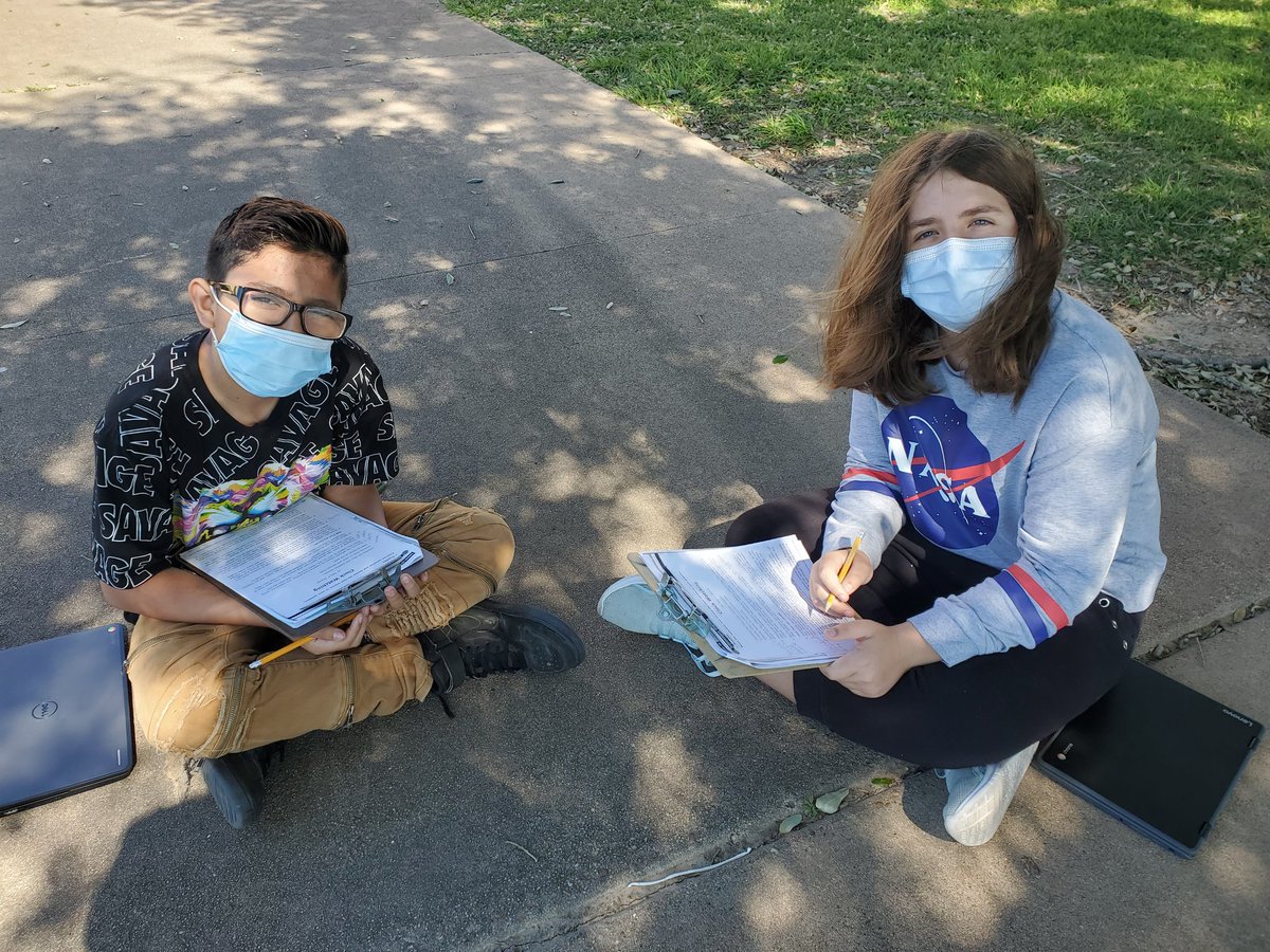 RubioClass's tweet image. When the STAAR test is days away but the weather is glorious! #gooutside @Southside_AISD @AngletonISD