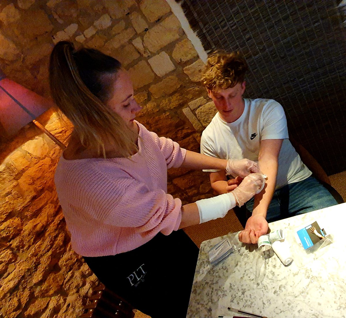 www.Revive2Survive.co.uk First Aid Training (@revive2s) on Twitter photo Congratulations to the team <a href="/DormyHouse/">Dormy House Hotel</a> Passing their #LifeguardCourse #CPR #firstaidcourse #Defibrillator #PoolEmergencyResponder π Congratulations to the team <a href="/DormyHouse/">Dormy House Hotel</a> Passing their #LifeguardCourse #CPR #firstaidcourse #Defibrillator #PoolEmergencyResponder π