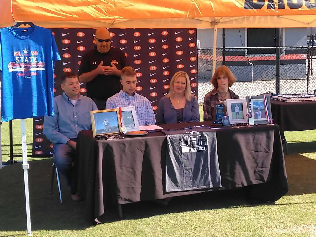 FoxSportsShoals's tweet photo. Another Shoals Area Athlete #Moving⬆️⬆️⬆️ as Brooks' Andrew Skipworth signs his LOI to attend the University of Alabama Huntsville and throw discus. https://t.co/9IxgWtta8b