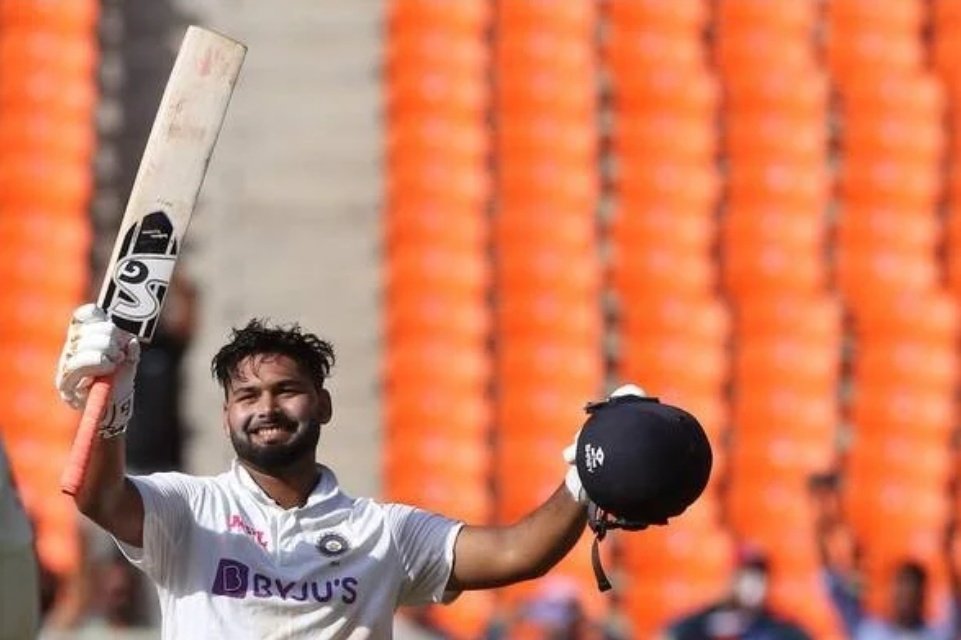 On the next match he scored an unbeaten half century on a turning Track. Now matches in Chennai were over now it's time for ahemdabad where he scored a game changing 101 off just 118 balls. Again this innings came when our top order failed. Pant came when India were 80/4.