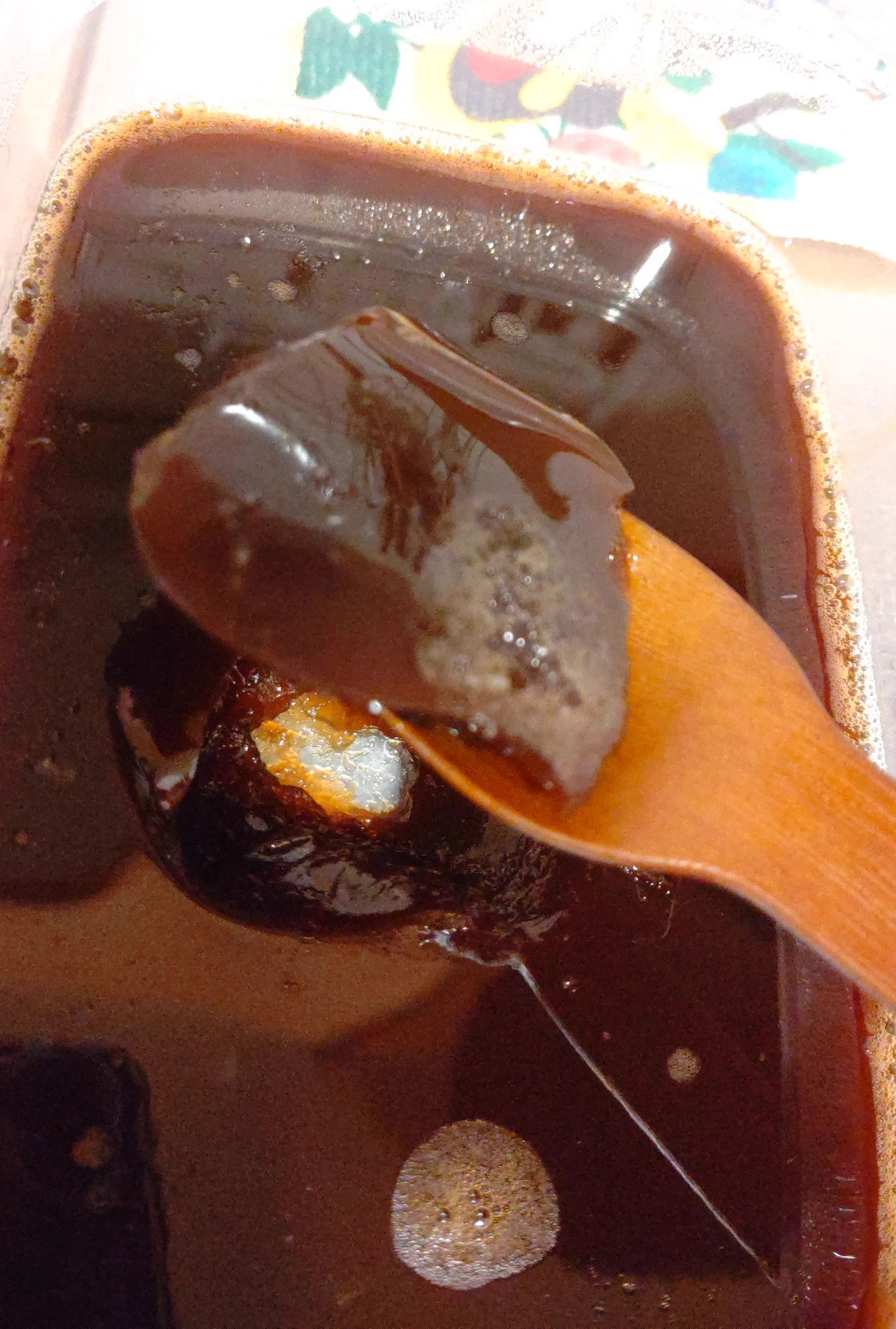 ゼラチンが5g包装だったので、試しに半分の分量で作ってみました☕️
材料をタッパーに入れるだけだから秒で出来て「本当にこんな簡単でいいんです！？」という感じ😳
牛乳かけていただきまーす。  