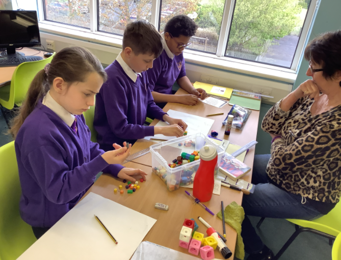 SSSJ_RISE's tweet photo. #year6 worked on exploring volume in #talkingmaths - we used diagrams, models and discussion to develop our understanding of volume and develop a formula for calculating the volume. A fantastic lesson! #sssj @Rise_MAT #FlourishAndSucceed #maths https://t.co/bGoMKmicUX