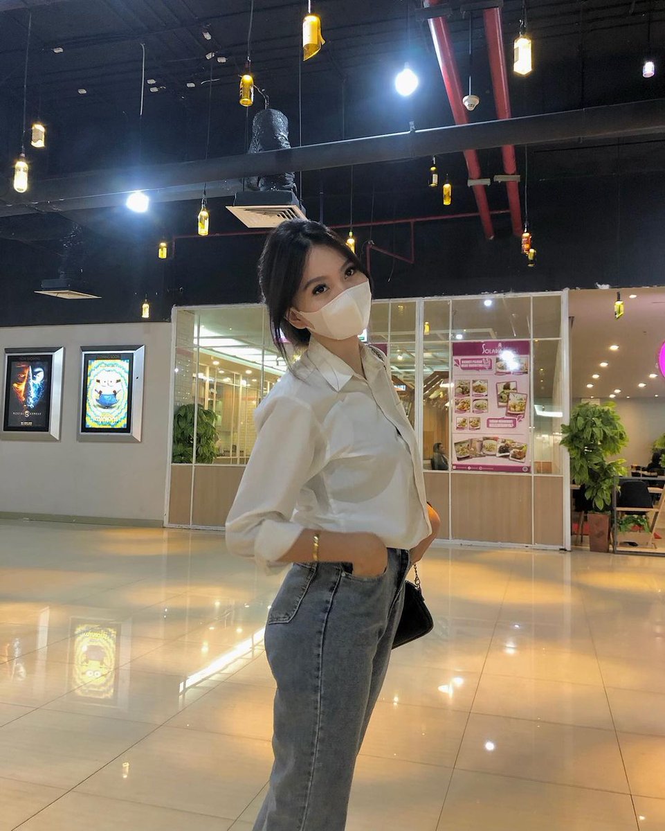 MariaClaudya277's tweet photo. Huufttt baru update lagi bang 😀
Yuk langganan abng yg di jkt merapat ksih clau THR nya dong 😚

#openbojakarta
#openbojakut
#expojakarta
#bisyarjakarta
#gadisjakarta
#ladiesjakarta
#lcbo
#modeljakarta
#modeling
#lendirjakarta https://t.co/a8jlB0B6QI