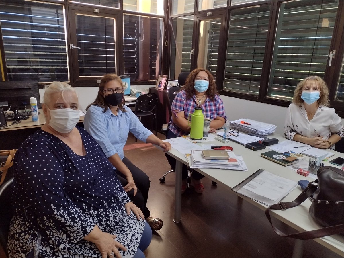 EscurdiaViviana's tweet photo. Con Supervisores R I, II y III, atendimos necesidades de cada región solucionado la mayoría de las situaciones planteadas. Se acompaña, se gestiona, se da respuestas de cara al colega! @BarbaroLorena @CGEMisiones @grillo141 @educ_sigloXXI @DorisGo33466942 @FlaviaPao @ArtuiMabel https://t.co/ziOwSt6mlM
