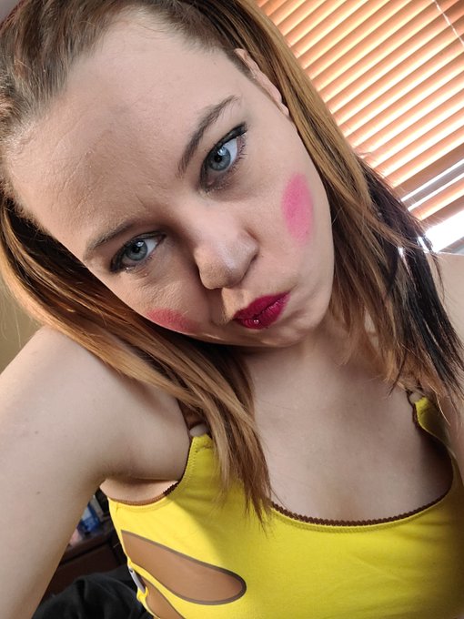 En ligne de 2pm a 7pm ** online from 2pm till 7pm https://t.co/TnxYBovq7k #Pikachu #cosplay #Pokemon<a href="/tag/cosplay"class="tags"><span>#cosplay</span></a><a href="/tag/redhair"class="tags"><span>#redhair</span></a><a href="/tag/pokemon"class="tags"><span>#pokemon</span></a><a href="/tag/quebec"class="tags"><span>#quebec</span></a><a href="/tag/pikachu"class="tags"><span>#pikachu</span></a><a href="/tag/rousse"class="tags"><span>#rousse</span></a>