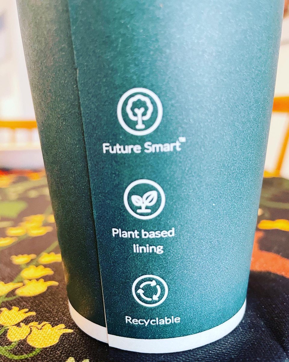 VastustamatonV's tweet photo. Kahvia vastuullisesta kupista. Coffee from sustainable cup. 💚 #robertscoffee 

#futuresmart 
#recyclable
#plantbasedlining 
#sustainability
#vastuullisuus
#vastustamatonvastuullisuus
#💚
#✅ https://t.co/n7Kq1aVrEc