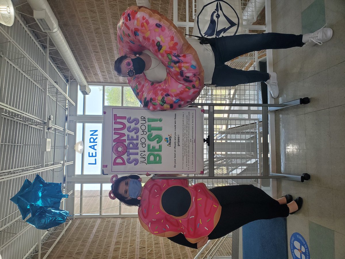 leahstarr11's tweet photo. DONUT doubt Trailwoods  students are going to do their best on today's i-Ready test. Donuts for students &amp; staff followed by motivational speeches by 2 donuts. They got this! @kcpublicschools @KCPS_Trailwoods @themarjorie https://t.co/4w1SAOjT0i