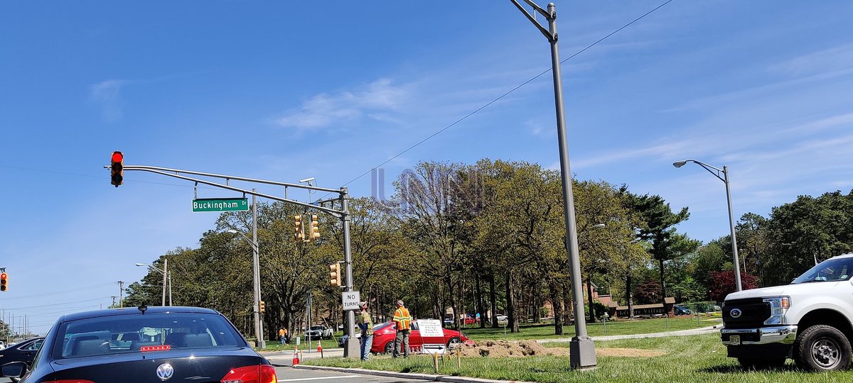 ReporterMoshe's tweet image. NJDOT begins upgrades to Route 70 / Airport Road intersection. Drainage, ADA curb work, guardrail replacement, road repaving, new turning arrows, broken guide lines, yield bars on Airport Road &amp;amp; Buckingham Drive to guide drivers which lane to be in. Expect shoulder closures.