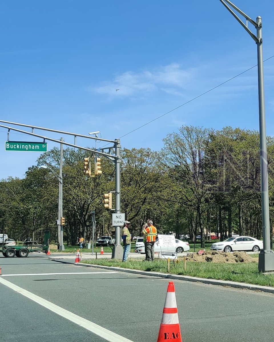 ReporterMoshe's tweet image. NJDOT begins upgrades to Route 70 / Airport Road intersection. Drainage, ADA curb work, guardrail replacement, road repaving, new turning arrows, broken guide lines, yield bars on Airport Road &amp;amp; Buckingham Drive to guide drivers which lane to be in. Expect shoulder closures.