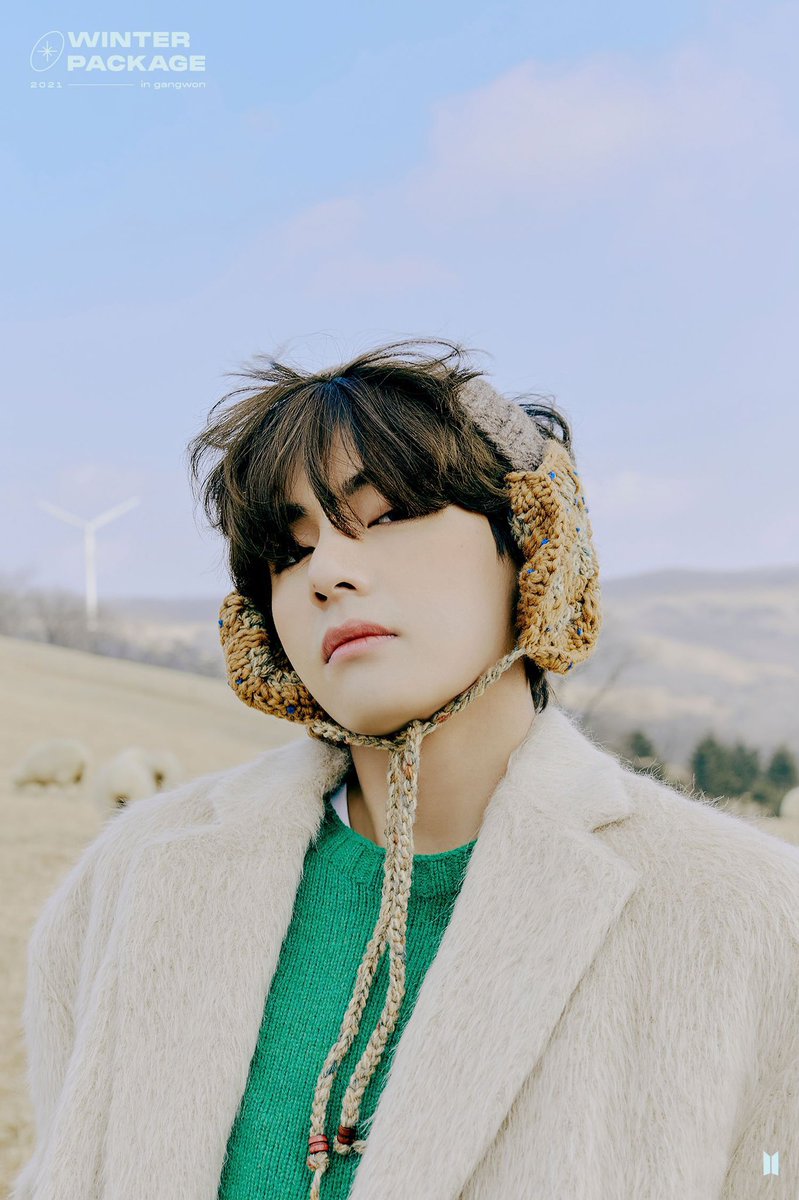 model taehyung without crop - a deserved thread